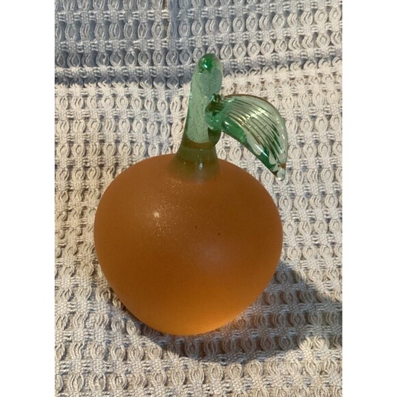 Frosted Glass Art Peach Paperweight by Crowning Touch With Sticker Made Taiwan - Picture 12 of 16